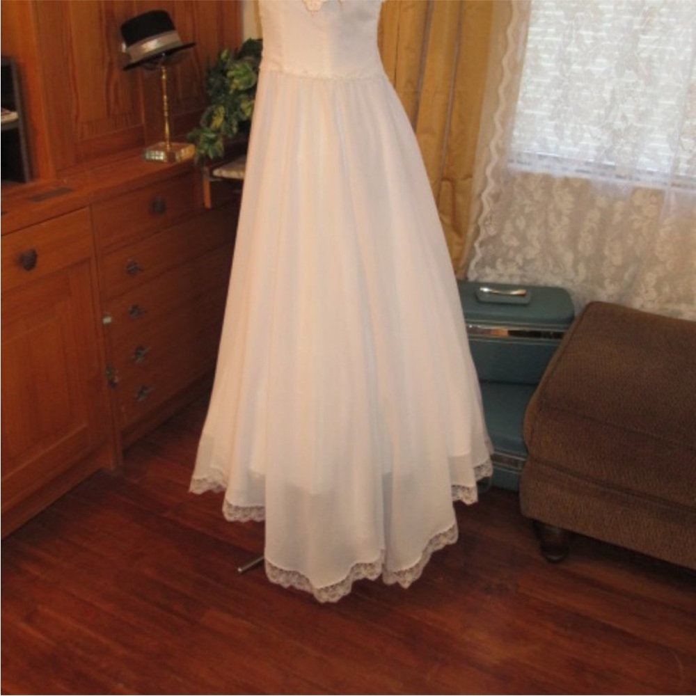 Vintage Western Victorian Wedding Dress - Picture 3 of 12